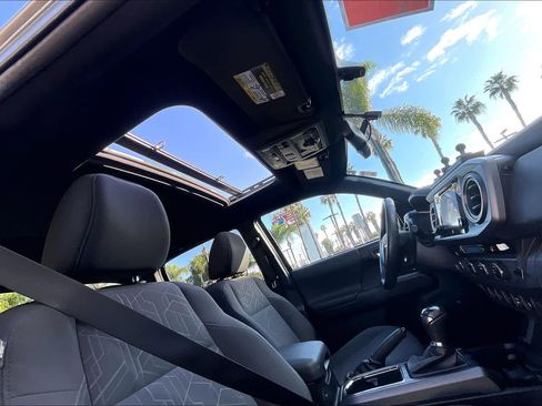 Used 2017 Toyota Tacoma TRD Off-Road image 13