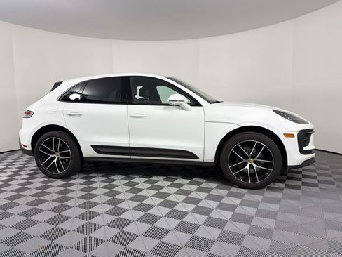 Certified 2023 Porsche Macan AWD/4WD image 8