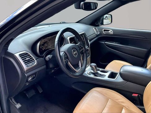 Used 2018 Jeep Grand Cherokee Altitude RWD image 18