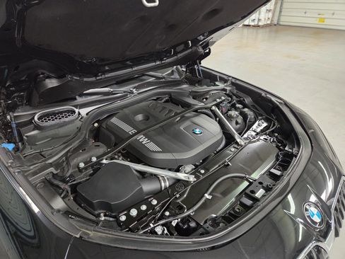 Used 2024 BMW 740i xDrive AWD/4WD image 44