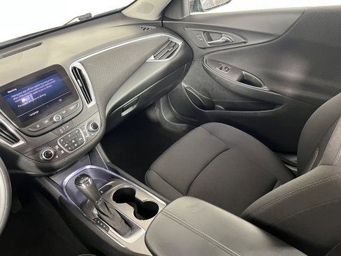 Used 2020 Chevrolet Malibu LT image 11