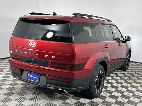 Used 2025 Hyundai Santa Fe SEL FWD image 8