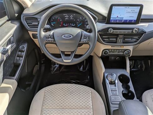 Certified 2020 Ford Escape SE image 16