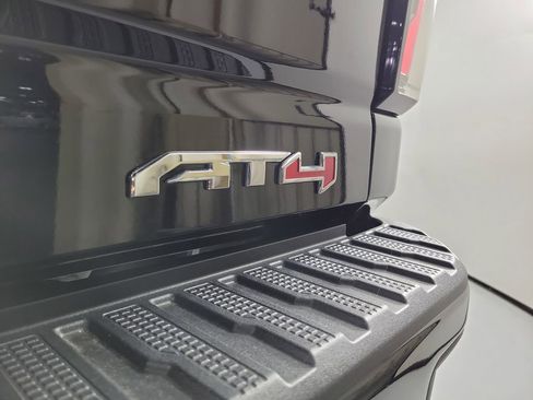 Used 2024 GMC Sierra 2500 AT4 w/ AT4 Premium Plus Package AWD/4WD image 5