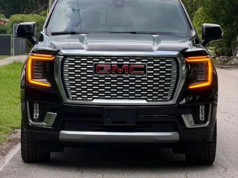 Used 2021 GMC Yukon XL Denali AWD/4WD image 2
