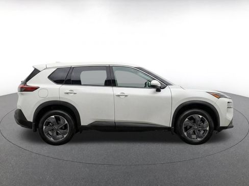 Used 2025 Nissan Rogue SV FWD image 10