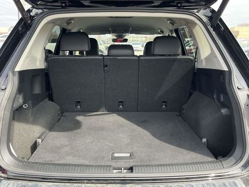 Used 2024 Volkswagen Tiguan Wolfsburg Edition image 20