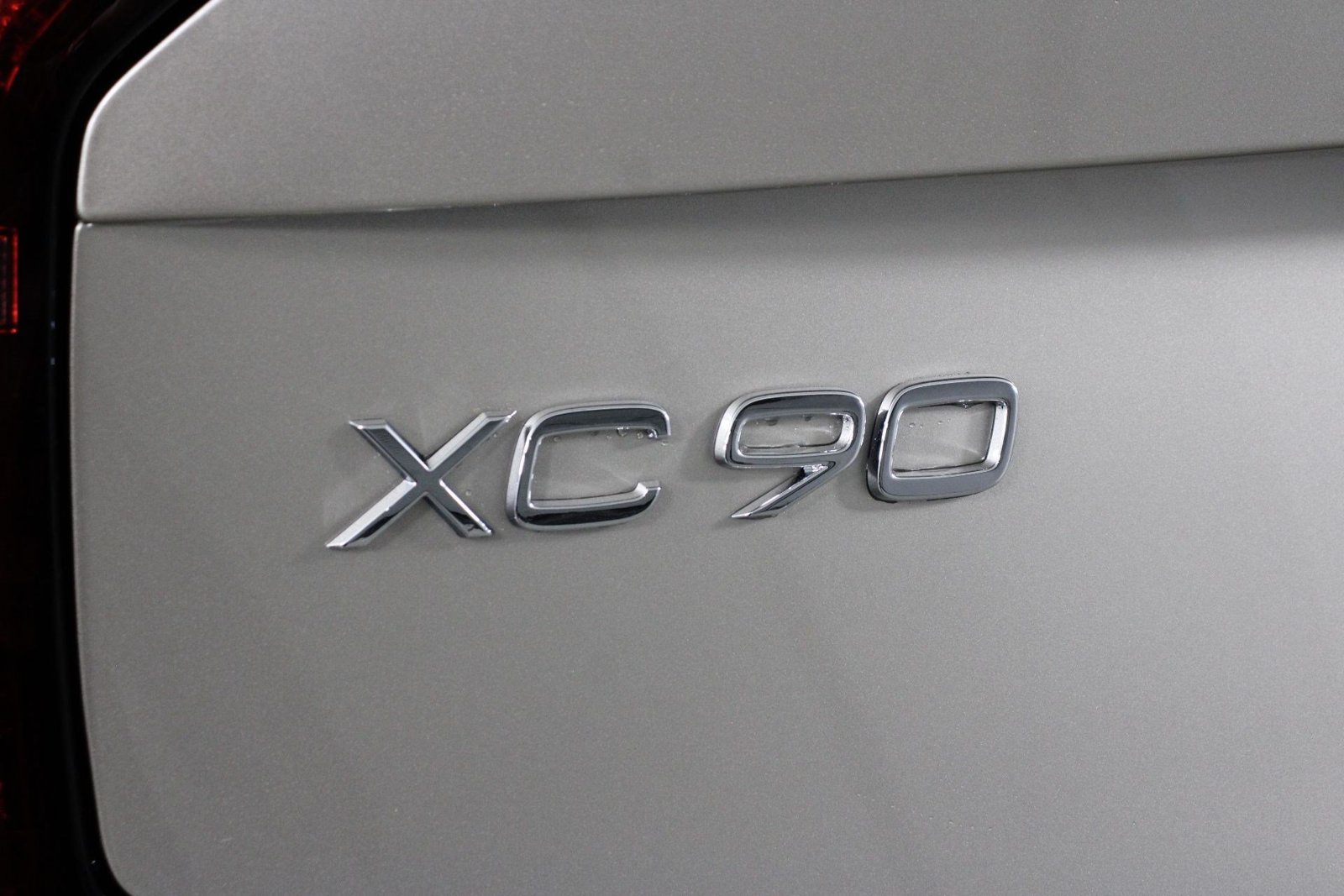 New 2026 Volvo XC90 T8 Plus w/ Protection Package Premier AWD/4WD image 16