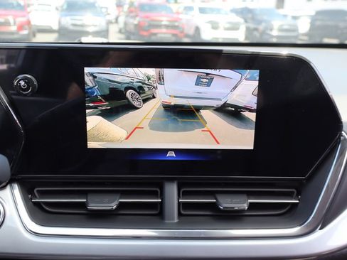 New 2026 Chevrolet Trax LT w/ Driver Confidence Package FWD image 12