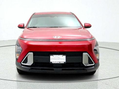 Used 2024 Hyundai Kona SE FWD image 2
