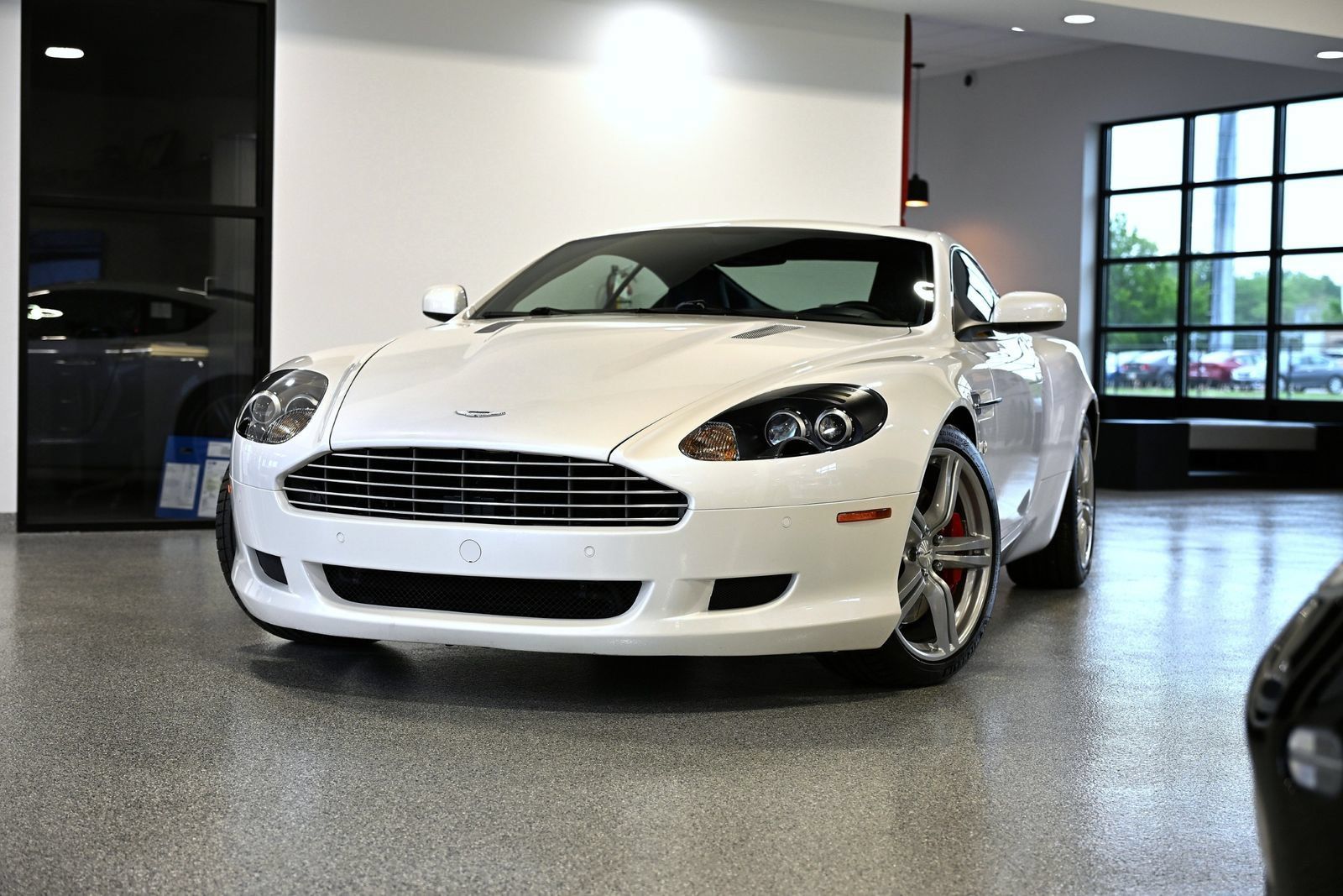 Used 2009 Aston Martin DB9 Coupe RWD image 1