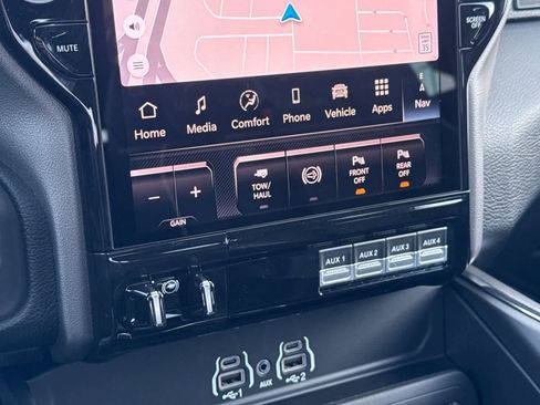 New 2026 RAM 2500 Laramie AWD/4WD image 22