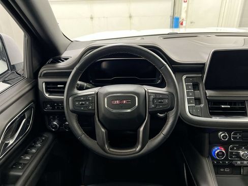 Used 2022 GMC Yukon XL AT4 AWD/4WD image 11