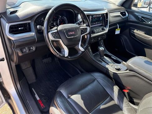 Used 2018 GMC Acadia SLT image 25