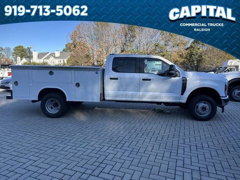 New 2026 Ford F350 XL w/ XL Chrome Package image 2