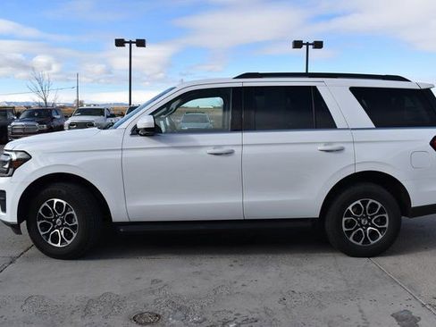Used 2024 Ford Expedition XLT image 8