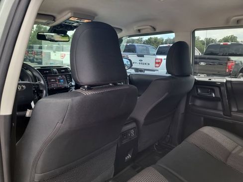 Used 2022 Toyota 4Runner TRD Off-Road AWD/4WD image 12