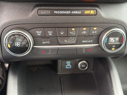 Used 2020 Ford Escape SE Sport FWD image 11