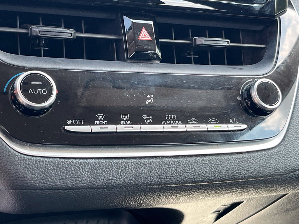 Used 2022 Toyota Corolla LE FWD image 22