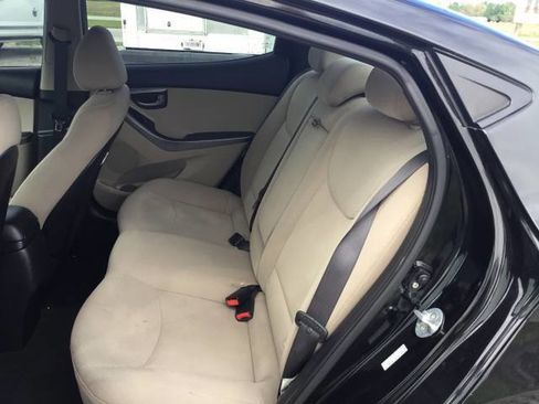Used 2016 Hyundai Elantra SE image 11