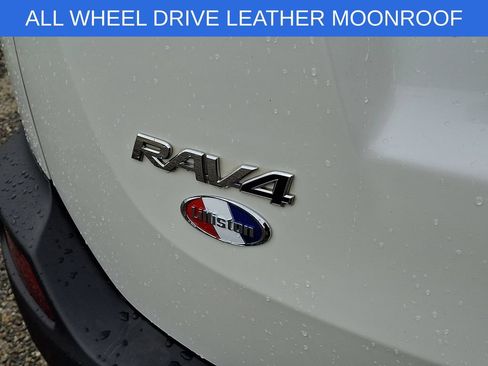Used 2013 Toyota RAV4 Limited AWD/4WD image 32