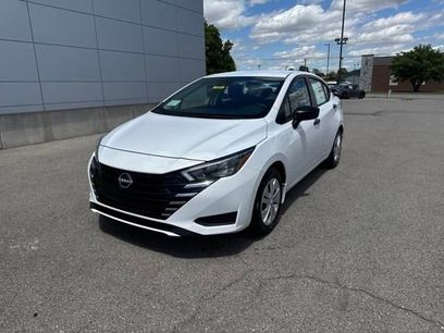 New 2025 Nissan Versa S w/ Trunk Package