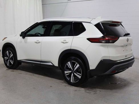 Used 2023 Nissan Rogue SL w/ SL Premium Package image 3