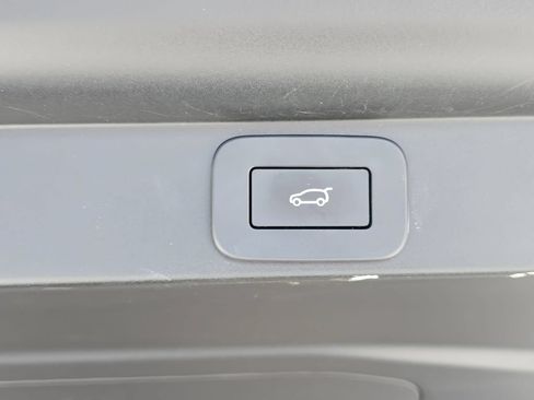 Used 2025 Land Rover Range Rover Long Wheelbase SE AWD/4WD image 14