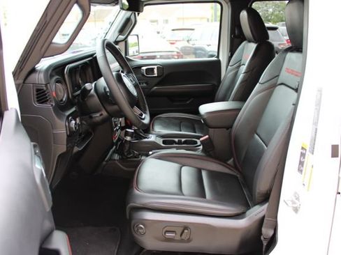 Used 2025 Jeep Wrangler Unlimited Rubicon AWD/4WD image 14