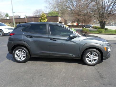 Used 2020 Hyundai Kona SE w/ Cargo Package image 8