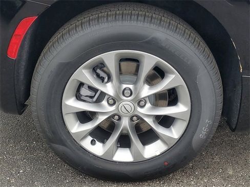 New 2026 Chrysler Pacifica Select image 6