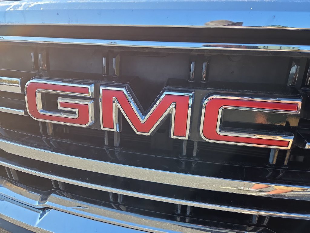 Used 2021 GMC Yukon XL SLT w/ Rear Media and Nav Package AWD/4WD image 23