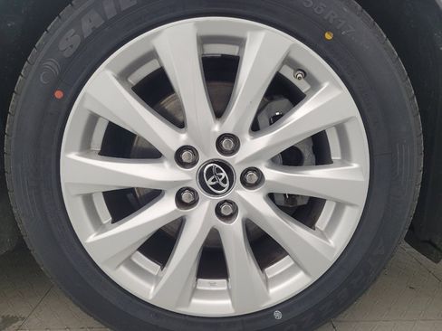 Used 2018 Toyota Camry LE image 31