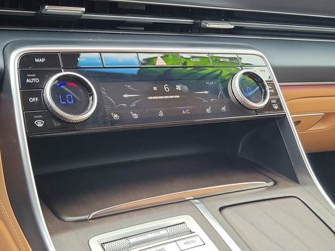 Used 2023 Genesis GV80 2.5T w/ Prestige Package AWD/4WD image 32