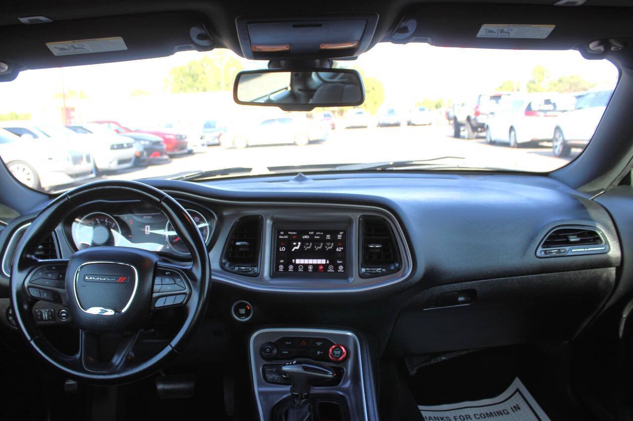 Used 2019 Dodge Challenger SXT AWD/4WD image 16