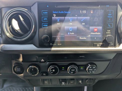 Used 2019 Toyota Tacoma TRD Sport AWD/4WD image 18