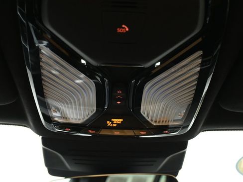 Certified 2024 BMW X7 xDrive40i w/ M Sport Package image 21