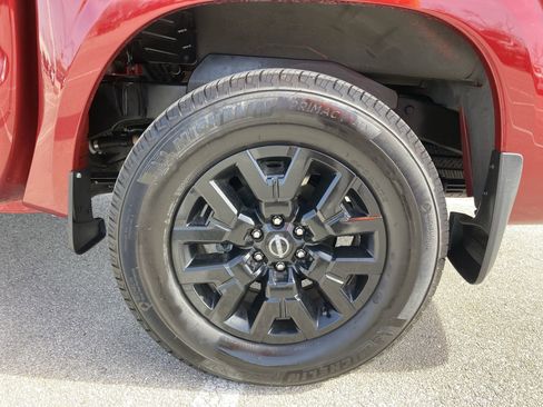 Used 2024 Nissan Frontier SL w/ Technology Package image 19