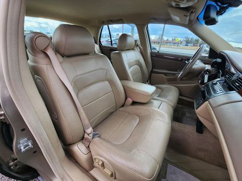 Used 2005 Cadillac De Ville Sedan w/ Equipment Group image 16