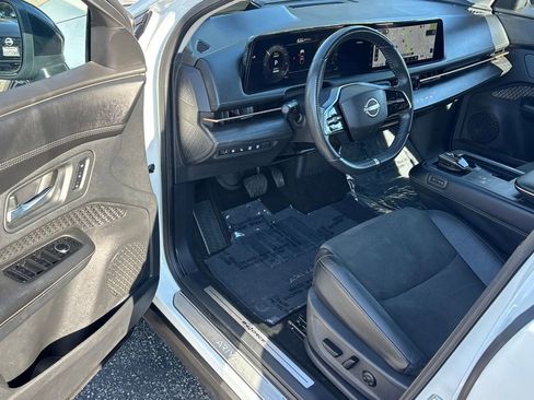 Used 2024 Nissan Ariya AWD image 11
