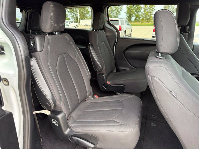 Used 2019 Chrysler Pacifica Touring Plus w/ S Appearance Package FWD image 28