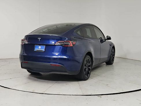 Used 2022 Tesla Model Y Long Range image 6