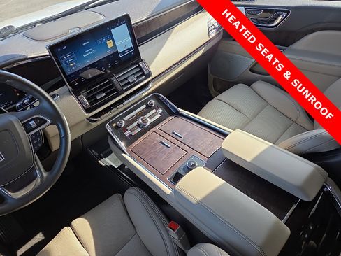 Used 2022 Lincoln Navigator Reserve image 14