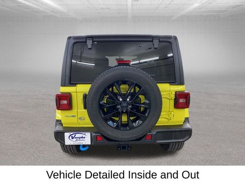 Used 2023 Jeep Wrangler Unlimited Sahara w/ Cold Weather Group image 11