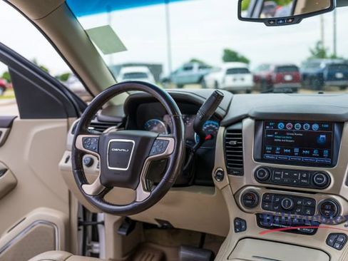 Used 2018 GMC Yukon Denali w/ Denali Ultimate Package AWD/4WD image 15