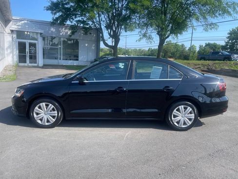 Used 2017 Volkswagen Jetta S w/ Jetta S Cold Weather Package FWD image 2