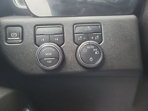 Certified 2024 Chevrolet Silverado 1500 LT image 10