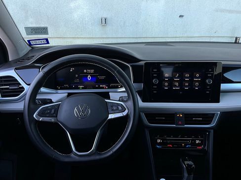 Used 2025 Volkswagen Taos SE image 14