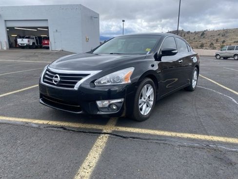 Used 2013 Nissan Altima 2.5 SV w/ 2.5SV Convenience Pkg image 3