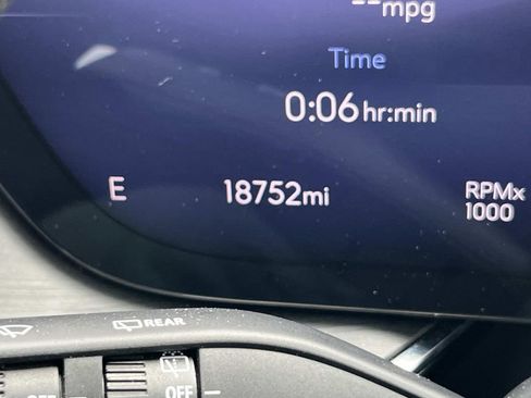 Used 2025 Buick Envision Preferred AWD/4WD image 38